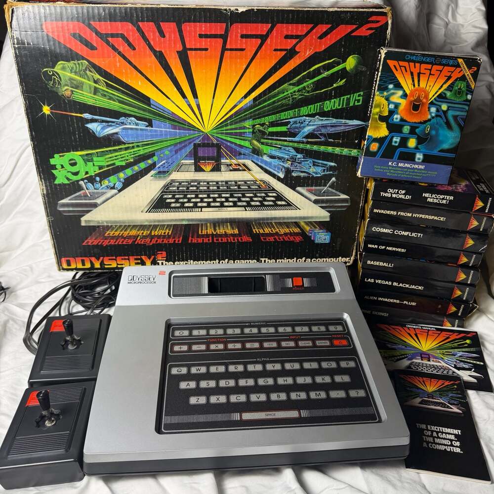 1979 Magnavox Odyssey 2 Microprocessor System Console w/ Original Box and Games